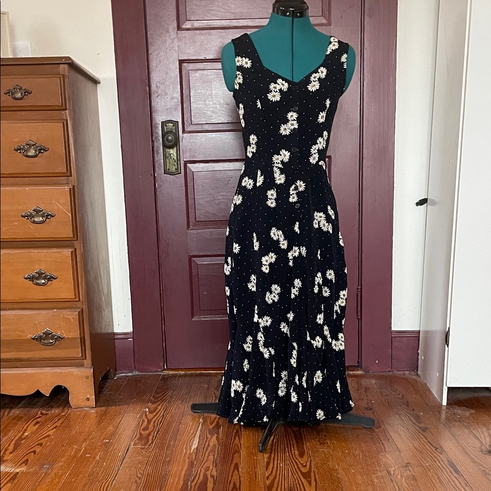 Sleeveless Black Floral Midi Dress